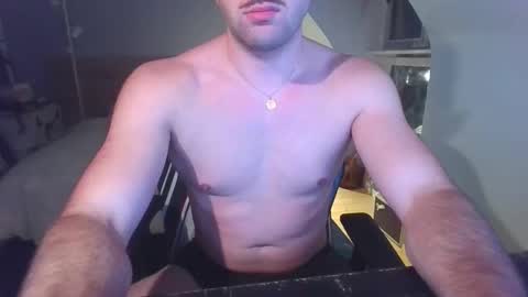 Snapshot of goura2000 chatting on February 26, 9:14 pm goura2000 online show from February 26, 9:14 pm