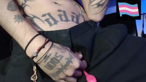 Snapshot of gowtherrrr_ chatting on March 23, 9:19 pm Manolo modelo independiente online show from March 23, 9:19 pm