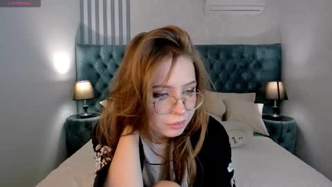 Snapshot of grace_blush chatting on September 28, 7:25 am Grace online show from September 28, 7:25 am