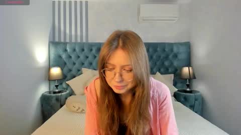 Snapshot of grace_blush chatting on October 5, 6:56 am Grace online show from October 5, 6:56 am