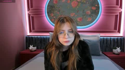 Snapshot of grace_blush chatting on October 19, 6:36 am Grace online show from October 19, 6:36 am