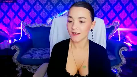 gracefulmichelle online show from February 24, 2:15 pm