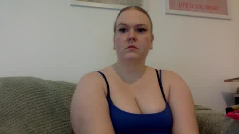 Snapshot of graceloves69 chatting on May 20, 12:44 pm Grace Loves online show from May 20, 12:44 pm