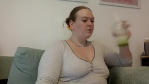 Snapshot of graceloves69 chatting on June 3, 4:34 pm Grace Loves online show from June 3, 4:34 pm