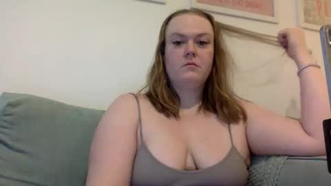 Snapshot of graceloves69 chatting on June 7, 9:46 am Grace Loves online show from June 7, 9:46 am