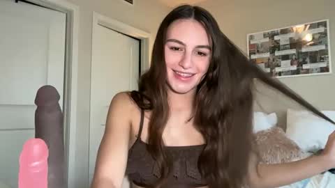 Snapshot of graciesmith27 chatting on February 27, 7:14 pm Gracie Smith online show from February 27, 7:14 pm