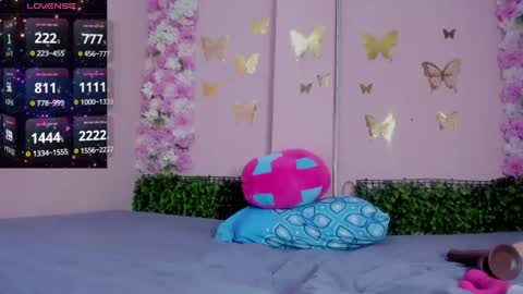Mi Name is violeta  online show from May 15, 5:09 pm
