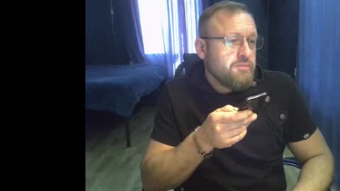 Snapshot of grandor_m chatting on December 16, 11:15 am Anthony online show from December 16, 11:15 am