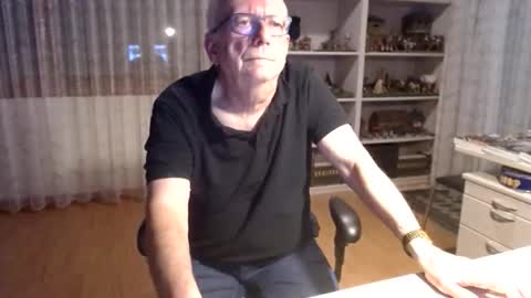 Snapshot of grandpach chatting on February 27, 1:33 pm grandpach online show from February 27, 1:33 pm