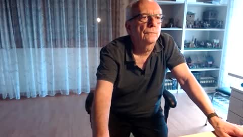 Snapshot of grandpach chatting on April 3, 11:41 am grandpach online show from April 3, 11:41 am