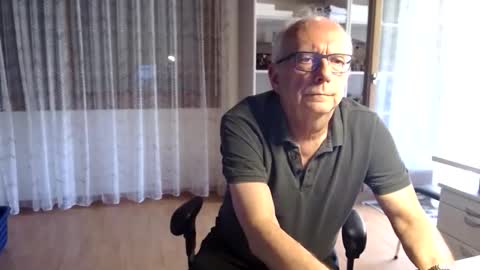 Snapshot of grandpach chatting on April 8, 1:44 pm grandpach online show from April 8, 1:44 pm