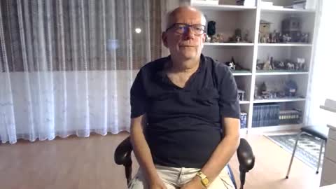 Snapshot of grandpach chatting on May 21, 1:40 pm grandpach online show from May 21, 1:40 pm