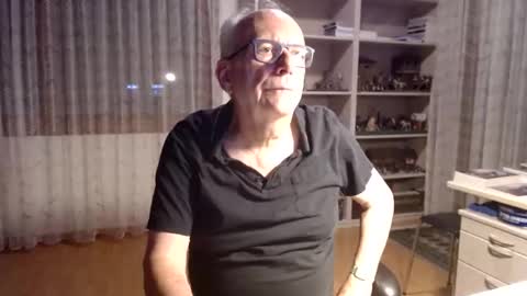 Snapshot of grandpach chatting on May 24, 7:35 am grandpach online show from May 24, 7:35 am