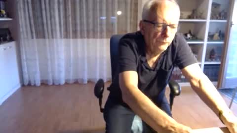 Snapshot of grandpach chatting on May 26, 6:09 am grandpach online show from May 26, 6:09 am
