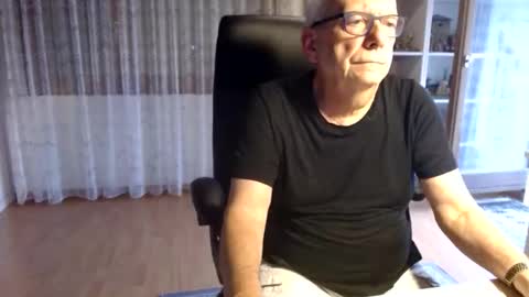 Snapshot of grandpach chatting on May 31, 1:51 pm grandpach online show from May 31, 1:51 pm