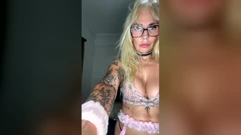 Antzella Granny online show from April 28, 2:38 am