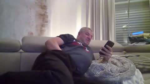 grau197077 online show from March 29, 7:03 pm