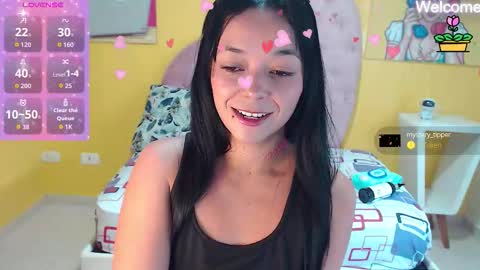 Snapshot of gray_sophiee chatting on February 25, 1:43 pm Sophie Gray online show from February 25, 1:43 pm