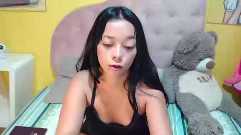 Snapshot of gray_sophiee chatting on March 19, 12:14 am Sophie Gray online show from March 19, 12:14 am