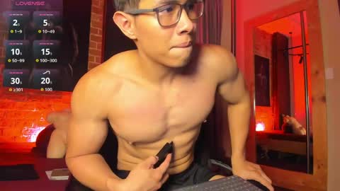 Snapshot of grayandrews chatting on June 3, 12:46 am grayandrews online show from June 3, 12:46 am