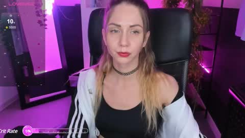 Snapshot of graycewild chatting on February 27, 11:31 am GrayceWild online show from February 27, 11:31 am