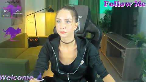 Snapshot of graycewild chatting on September 15, 5:29 am GrayceWild online show from September 15, 5:29 am