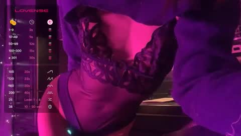 Snapshot of graylovescookies chatting on March 25, 11:00 pm graylovescookies online show from March 25, 11:00 pm