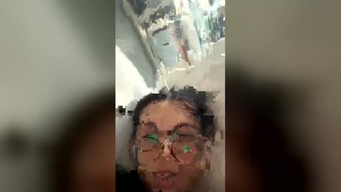 Snapshot of greasybangs chatting on April 12, 11:32 pm greasybangs online show from April 12, 11:32 pm