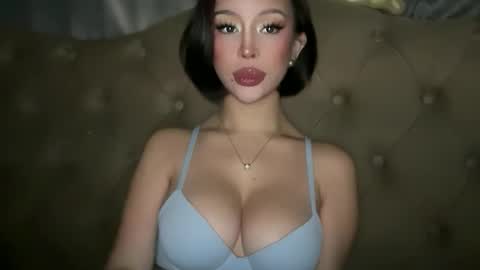 Marie Pelie online show from February 4, 3:12 am