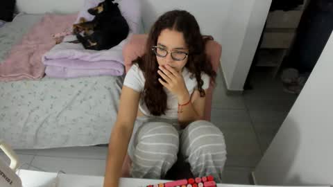 Snapshot of greciaruiz chatting on March 27, 11:48 pm GreciaRuiz online show from March 27, 11:48 pm