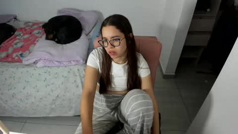 Snapshot of greciaruiz chatting on April 3, 11:36 pm GreciaRuiz online show from April 3, 11:36 pm
