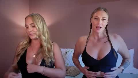 Green Eyed Goddess online show from January 6, 8:45 pm