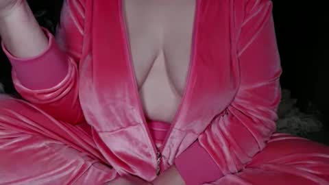 Greenbl00ded online show from January 10, 5:26 am