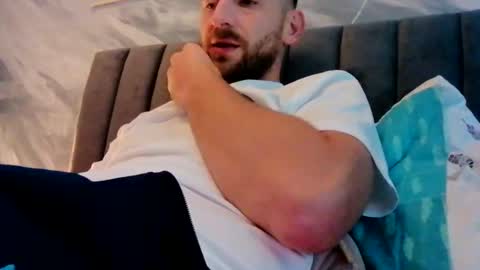 Snapshot of greendiamon chatting on October 14, 8:04 am greendiamon online show from October 14, 8:04 am