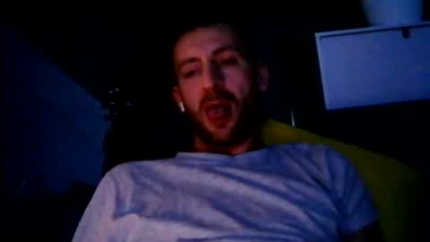 Snapshot of greendiamon chatting on October 28, 12:14 am greendiamon online show from October 28, 12:14 am