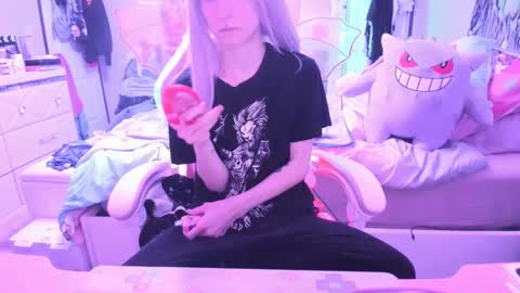Snapshot of greeneyedlovexo chatting on February 21, 2:38 pm GreenEyedLovexo online show from February 21, 2:38 pm