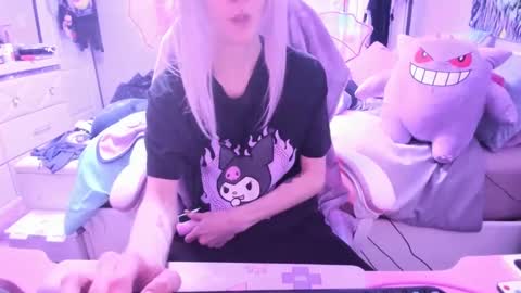 Snapshot of greeneyedlovexo chatting on March 8, 2:45 am GreenEyedLovexo online show from March 8, 2:45 am