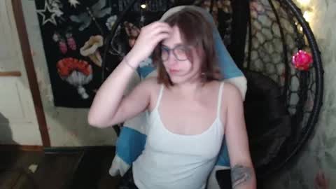 Snapshot of greenwitch9 chatting on April 11, 12:20 pm Lina online show from April 11, 12:20 pm