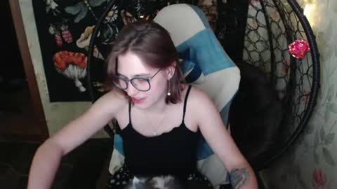 Snapshot of greenwitch9 chatting on May 21, 11:50 am Lina online show from May 21, 11:50 am