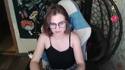 Snapshot of greenwitch9 chatting on June 15, 10:17 am Lina online show from June 15, 10:17 am