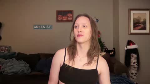 SexQueen Nikki online show from December 13, 9:35 am