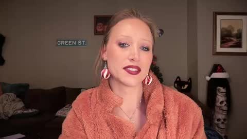 SexQueen Nikki online show from December 22, 10:06 am