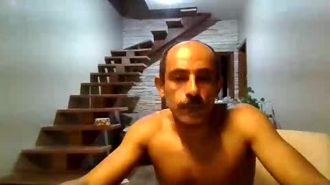 Snapshot of grego435380 chatting on February 19, 1:51 am grego435380 online show from February 19, 1:51 am