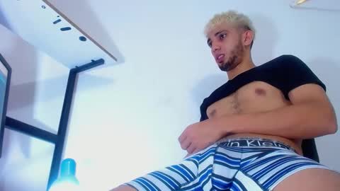 Snapshot of gregory_hardxx chatting on September 21, 5:14 pm GREGORY online show from September 21, 5:14 pm