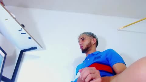 Snapshot of gregory_hardxx chatting on October 13, 1:27 am GREGORY online show from October 13, 1:27 am