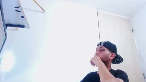 Snapshot of gregory_hardxx chatting on November 13, 4:11 am GREGORY online show from November 13, 4:11 am