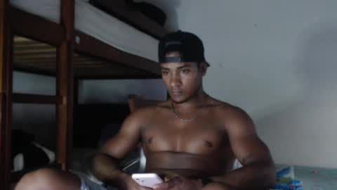 Snapshot of gregory_x chatting on February 8, 11:02 pm Gregory max online show from February 8, 11:02 pm