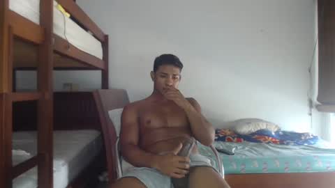 Snapshot of gregory_x chatting on February 16, 5:48 pm Gregory max online show from February 16, 5:48 pm