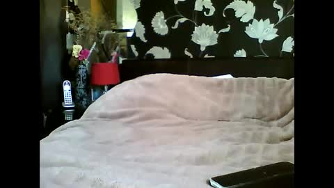 Snapshot of gregwest200519493 chatting on February 17, 8:22 am gregwest200519493 online show from February 17, 8:22 am