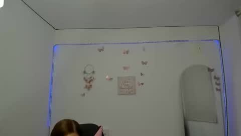 Snapshot of greta_smith2 chatting on May 28, 10:07 pm Greta online show from May 28, 10:07 pm